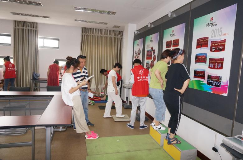 上海市社區(qū)<a href=http://www.taijiali.cn target=_blank class=infotextkey>健身</a>俱樂部