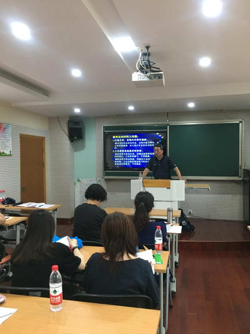上海市社區(qū)<a href=http://www.taijiali.cn target=_blank class=infotextkey>健身</a>俱樂(lè)部