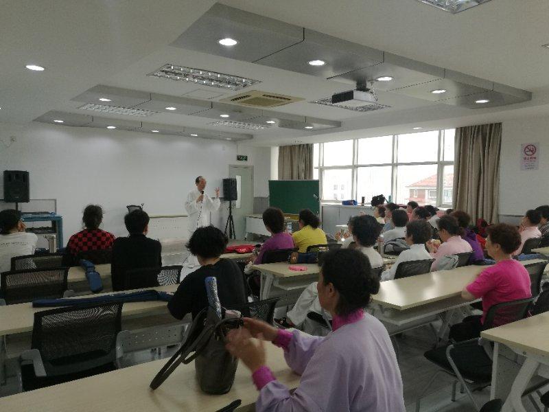上海市社區(qū)<a href=http://www.taijiali.cn target=_blank class=infotextkey>健身</a>俱樂(lè)部
