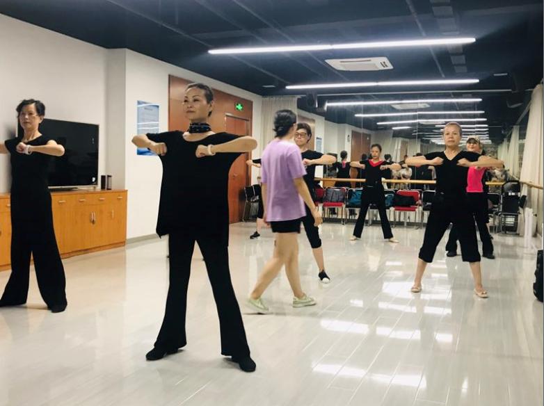 上海市社區(qū)<a href=http://www.taijiali.cn target=_blank class=infotextkey>健身</a>俱樂部