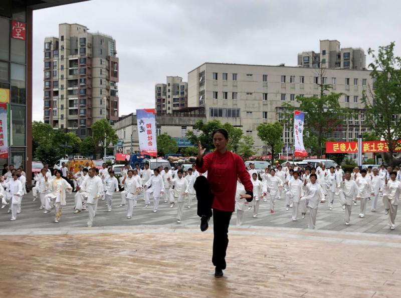 上海市社區(qū)<a href=http://www.taijiali.cn target=_blank class=infotextkey>健身</a>俱樂(lè)部