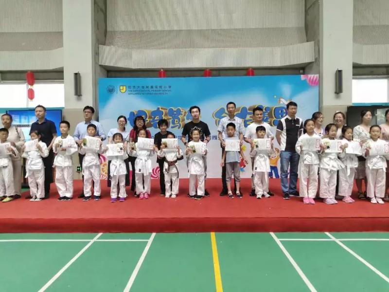 上海市社區(qū)<a href=http://www.taijiali.cn target=_blank class=infotextkey>健身</a>俱樂部