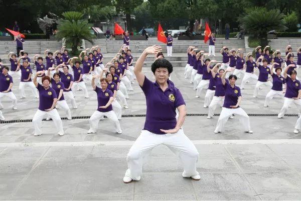 上海市社區(qū)<a href=http://www.taijiali.cn target=_blank class=infotextkey>健身</a>俱樂部