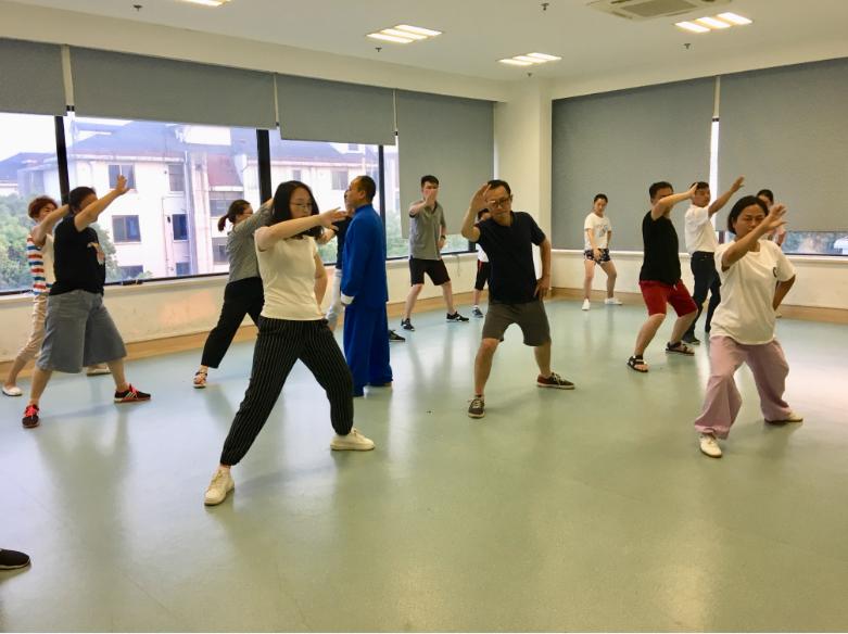 上海市社區(qū)<a href=http://www.taijiali.cn target=_blank class=infotextkey>健身</a>俱樂部 上海市社區(qū)<a href=http://www.taijiali.cn target=_blank class=infotextkey>健身</a>俱樂部