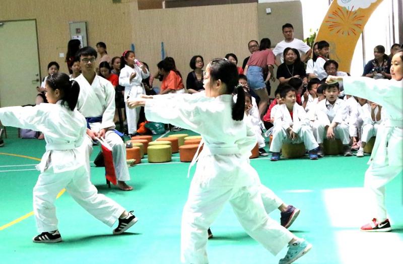 上海市社區(qū)<a href=http://www.taijiali.cn target=_blank class=infotextkey>健身</a>俱樂部