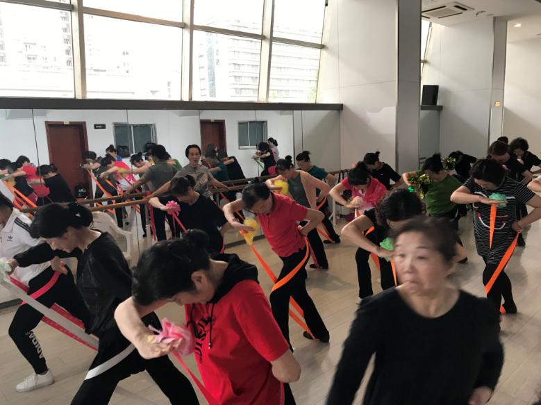 上海市社區(qū)<a href=http://www.taijiali.cn target=_blank class=infotextkey>健身</a>俱樂(lè)部