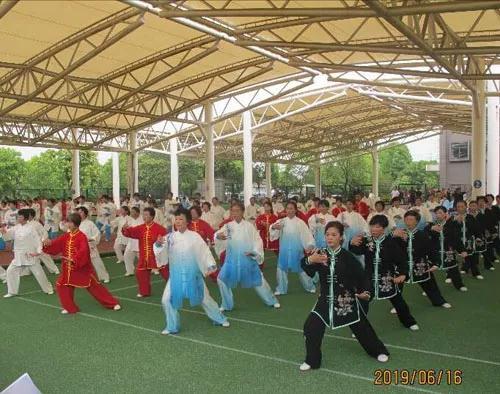 上海市社區(qū)<a href=http://www.taijiali.cn target=_blank class=infotextkey>健身</a>俱樂部