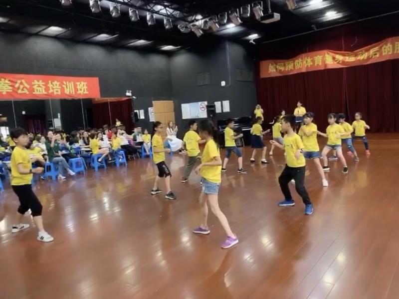 上海市社區(qū)<a href=http://www.taijiali.cn target=_blank class=infotextkey>健身</a>俱樂部 上海市社區(qū)<a href=http://www.taijiali.cn target=_blank class=infotextkey>健身</a>俱樂部