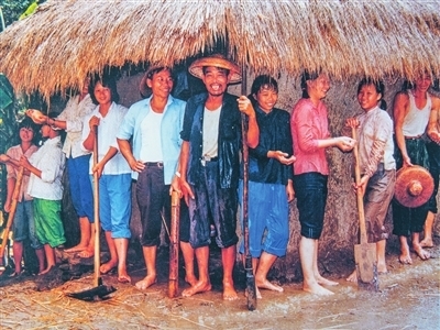 “把生命獻(xiàn)給藝術(shù)，把藝術(shù)獻(xiàn)給人民”