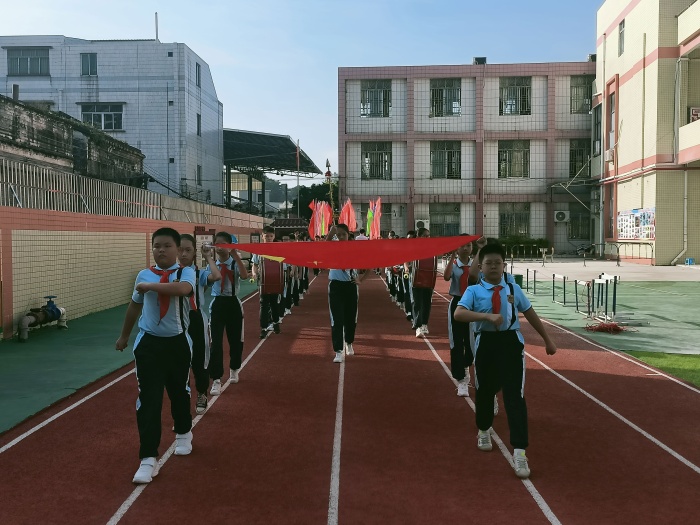 龍頭環(huán)學(xué)校舉行2021年秋季運(yùn)動會