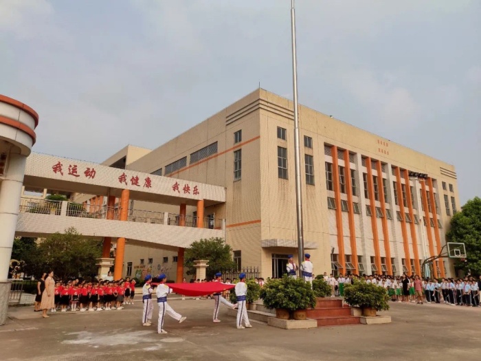 盛世中國夢，童心向祖國