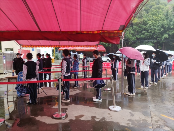 應(yīng)急演練警鐘鳴，平安校園共守護(hù)