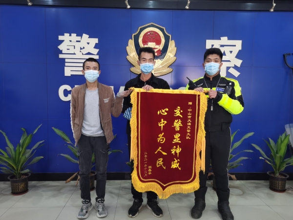 “斷指”群眾緊急求助，大涌鐵騎開道火速送醫(yī)