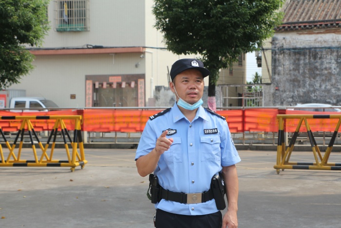 榮興派出所“送教上門”，求實(shí)學(xué)校開展“反恐防暴”應(yīng)急演練