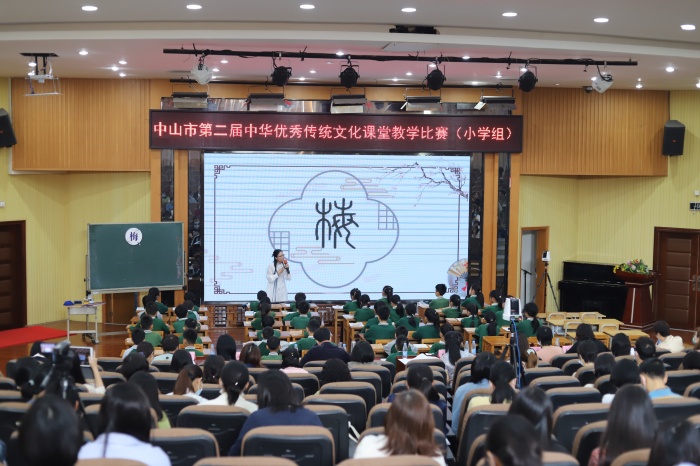 寶劍鋒從磨礪出，梅花香自苦寒來