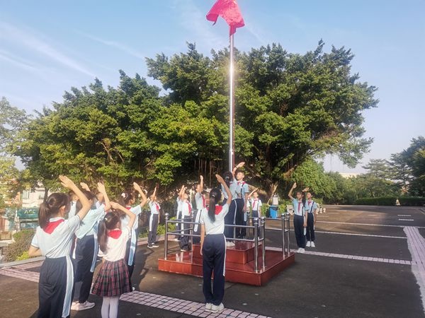 “請(qǐng)黨放心，強(qiáng)國(guó)有我”