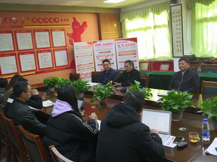 名師引領(lǐng)，攜手前行