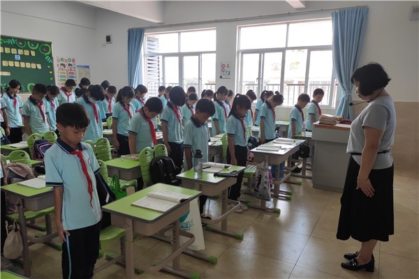 永遠(yuǎn)銘記歷史，吾輩當(dāng)自強(qiáng)