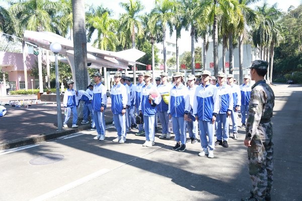 歷經(jīng)一番血淚苦，敢教自我換新顏