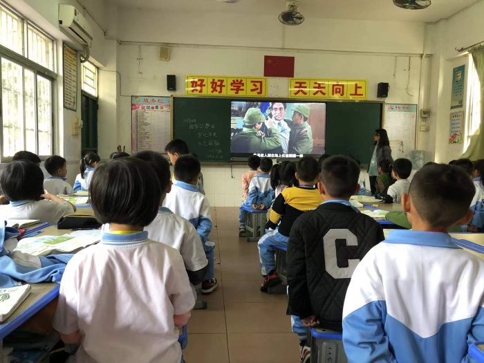 12.13 神灣神舟學(xué)校開展第八個(gè)國(guó)家公祭日 (2).jpg