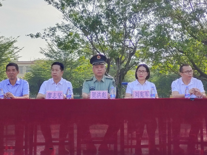 學(xué)軍人風(fēng)采，強國防意識