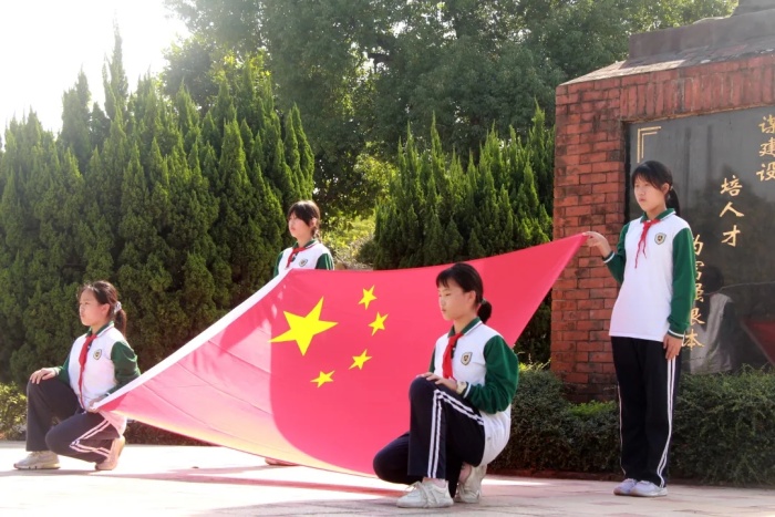 跟隨偉人足跡，繼承中山精神