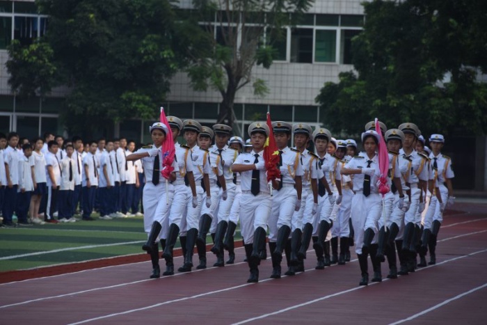 增強(qiáng)愛國情感，擔(dān)當(dāng)振興祖國責(zé)任