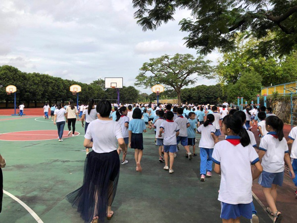 銘記歷史，濠涌小學開展“九一八”應(yīng)急疏散演練