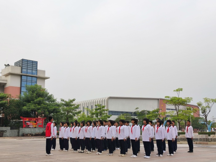 颯爽英姿展風(fēng)采，隊列隊形顯聚力