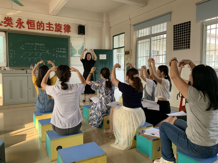 視導(dǎo)督導(dǎo)明方向，專家把脈促發(fā)展