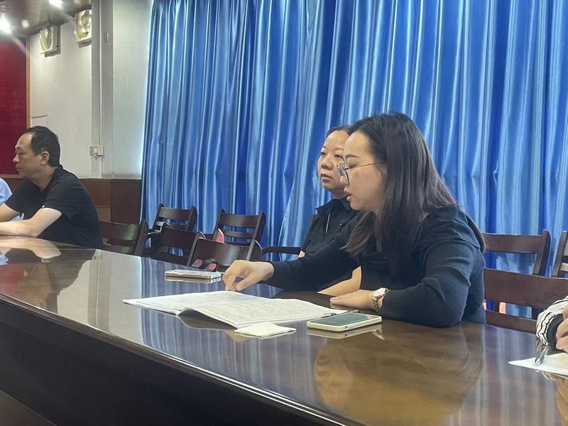 1667544455587052555.jpg 梁婉婷主任評(píng)課.jpg