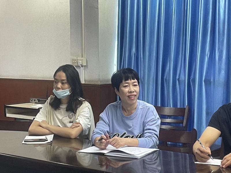 1667544473275099936.jpg 王赤梅科長(zhǎng)評(píng)課.jpg