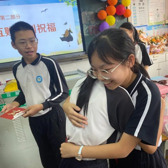 1657376068703065984.png wps21.png