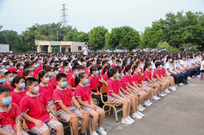 學(xué)生 (2).jpg