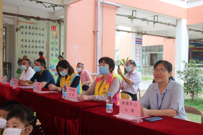 20220428神灣中心小學(xué)綜合實(shí)踐勞動(dòng)課程展示暨豐收節(jié)專題活動(dòng)照片 (5).jpg