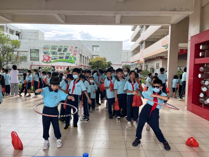 坦洲鎮(zhèn)群聯(lián)小學(xué)開展慶六一活動6.jpg