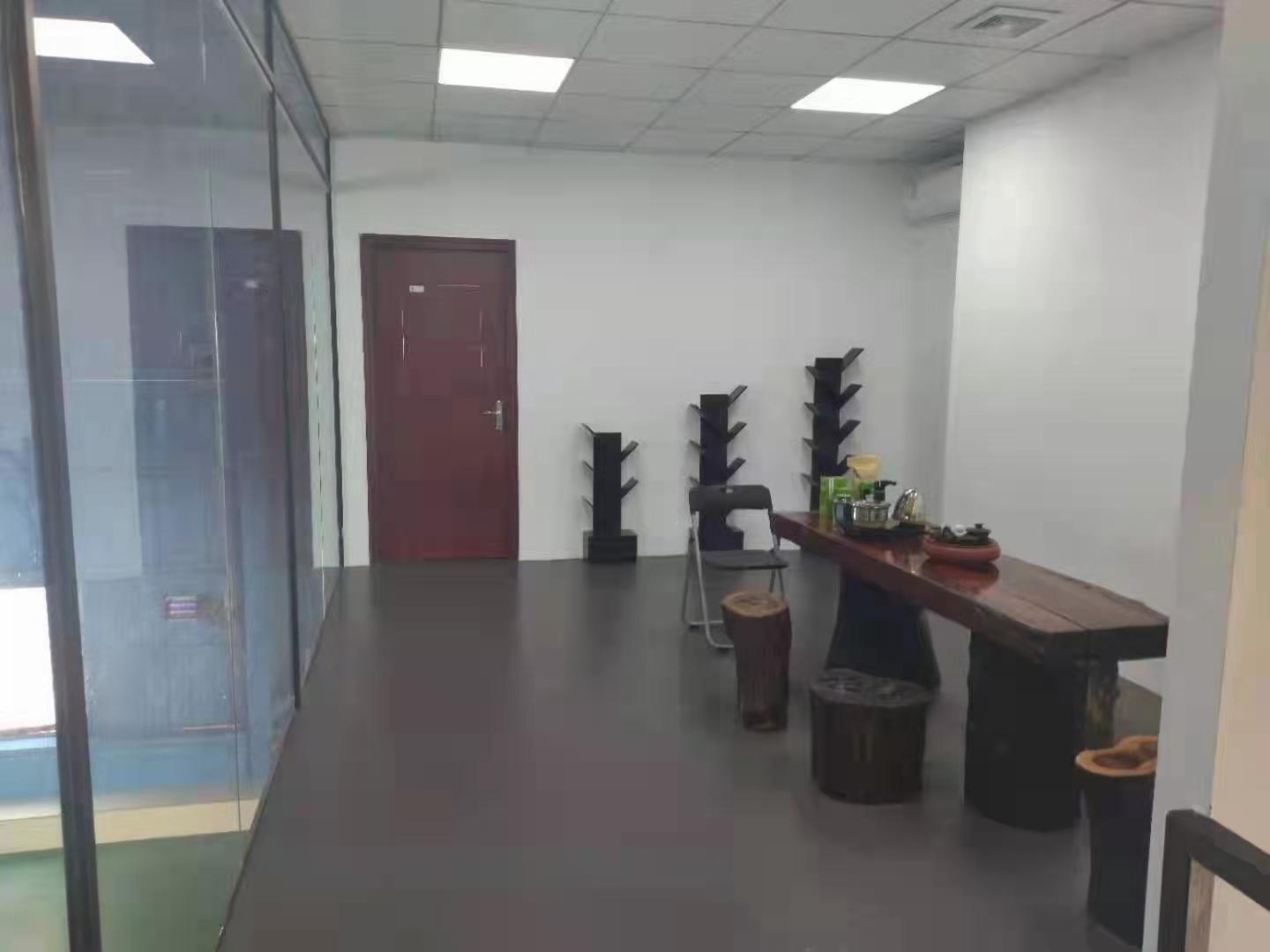 勵業(yè)羽毛球館