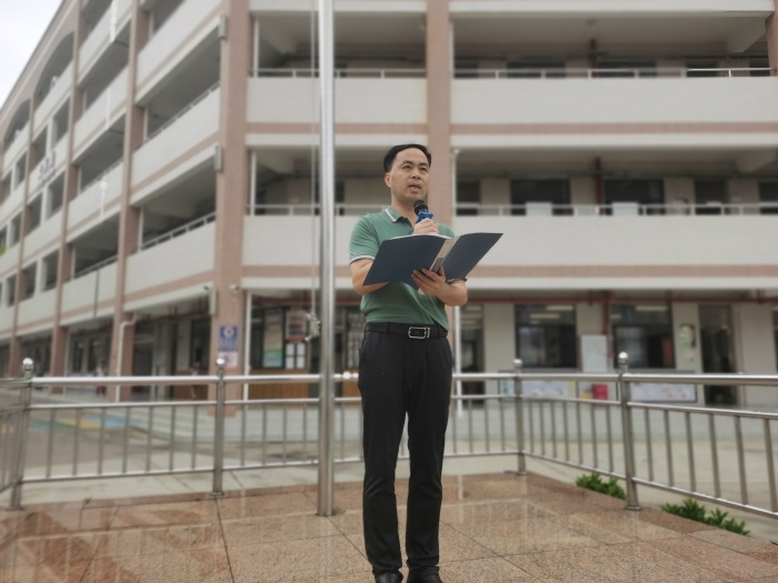 開發(fā)區(qū)第一小學(xué)：珍愛生命，拒絕毒品禁毒宣誓暨我為群眾辦實(shí)事