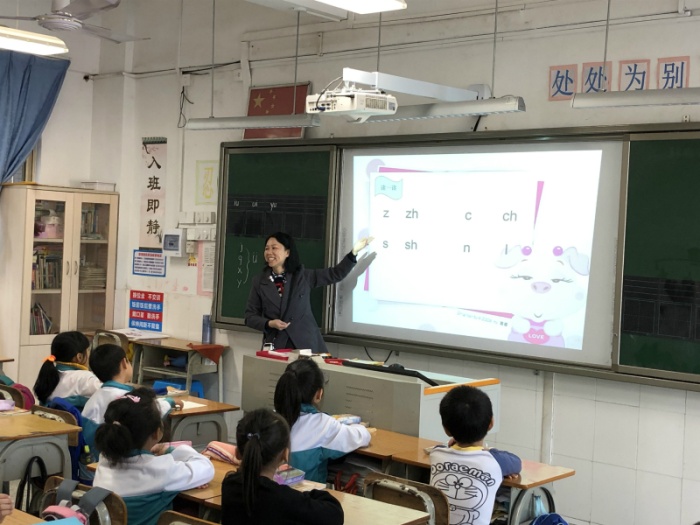 開發(fā)區(qū)第六小學迎接區(qū)教學常規(guī)督導