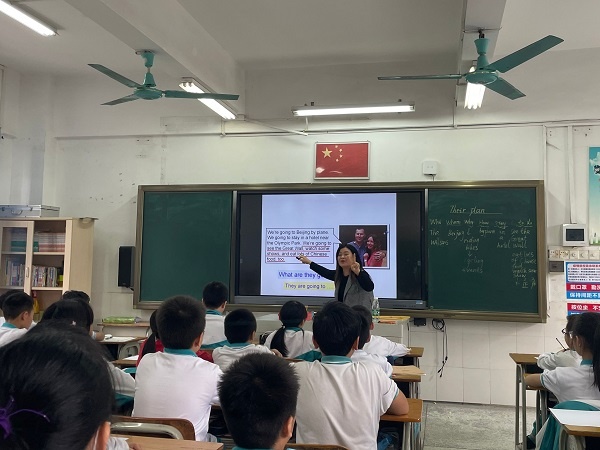 英語課堂展風(fēng)姿，專業(yè)引領(lǐng)促成長