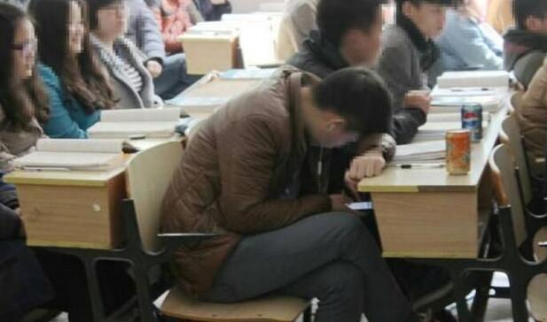 老師越來越不被尊重，頂撞老師、擾亂課堂紀律的，為什么越來越多