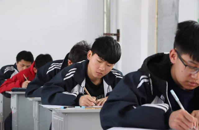 高考中，為什么要提前5分鐘發(fā)試卷？其中的深意你知道嗎