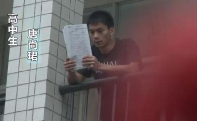 高考“釘子戶”再次選擇復(fù)讀，網(wǎng)友意見不一