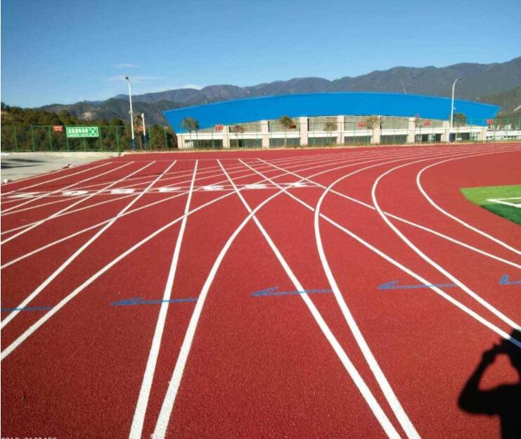 籃球場(chǎng)用<a href=http://www.taijiali.cn target=_blank class=infotextkey>塑膠跑道</a>，與時(shí)俱進(jìn)
