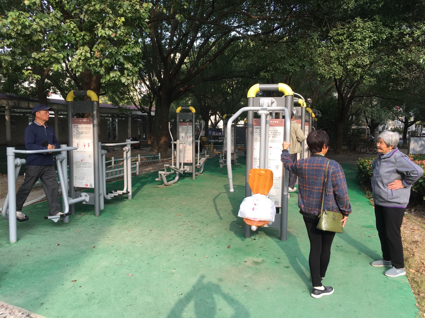 三林苑居委健身點3