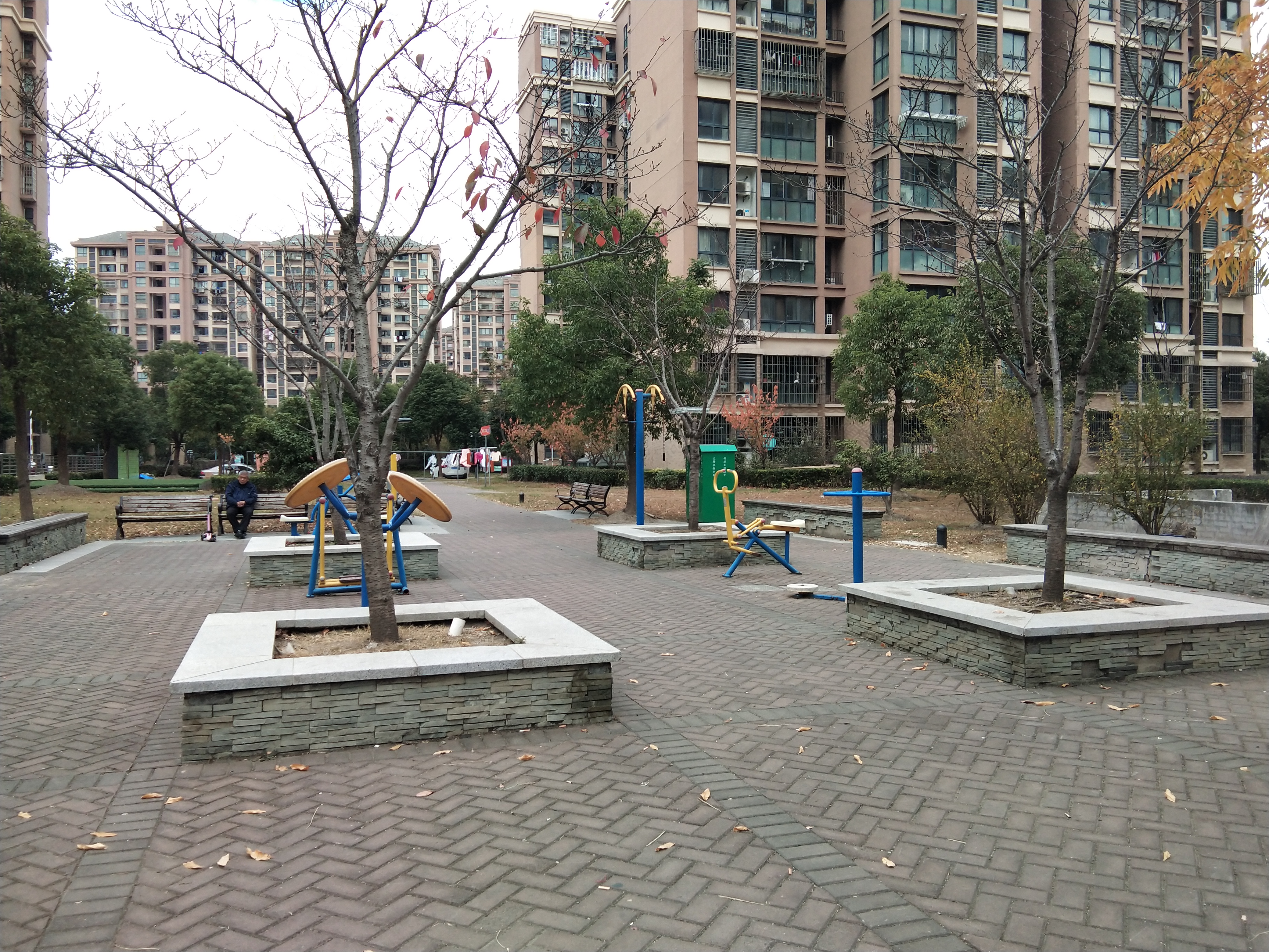 川迪一居心圓東苑健身苑點