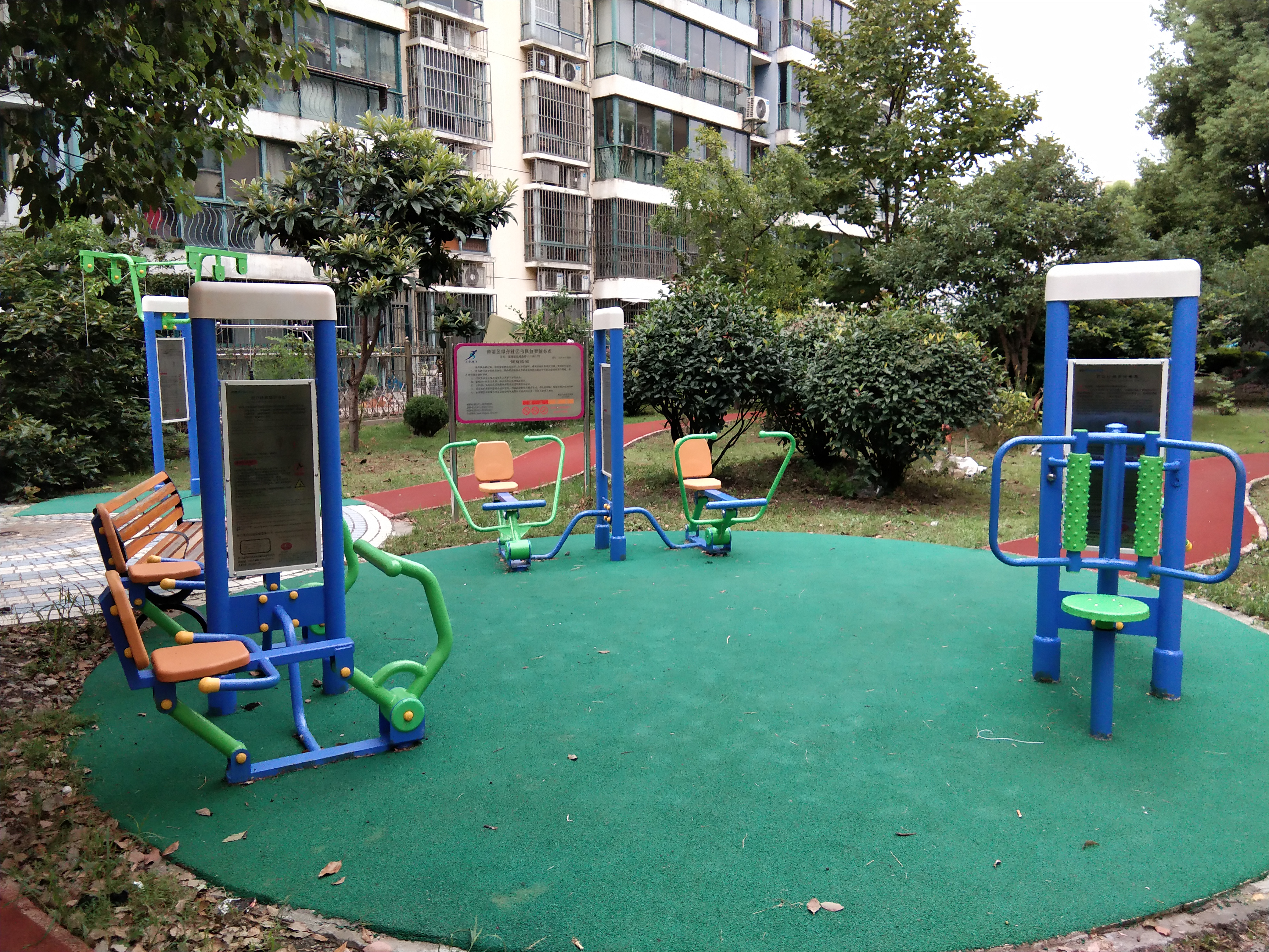 靜安區(qū)共和新路街道申地居委健身點(diǎn)（柳營(yíng)路588弄）