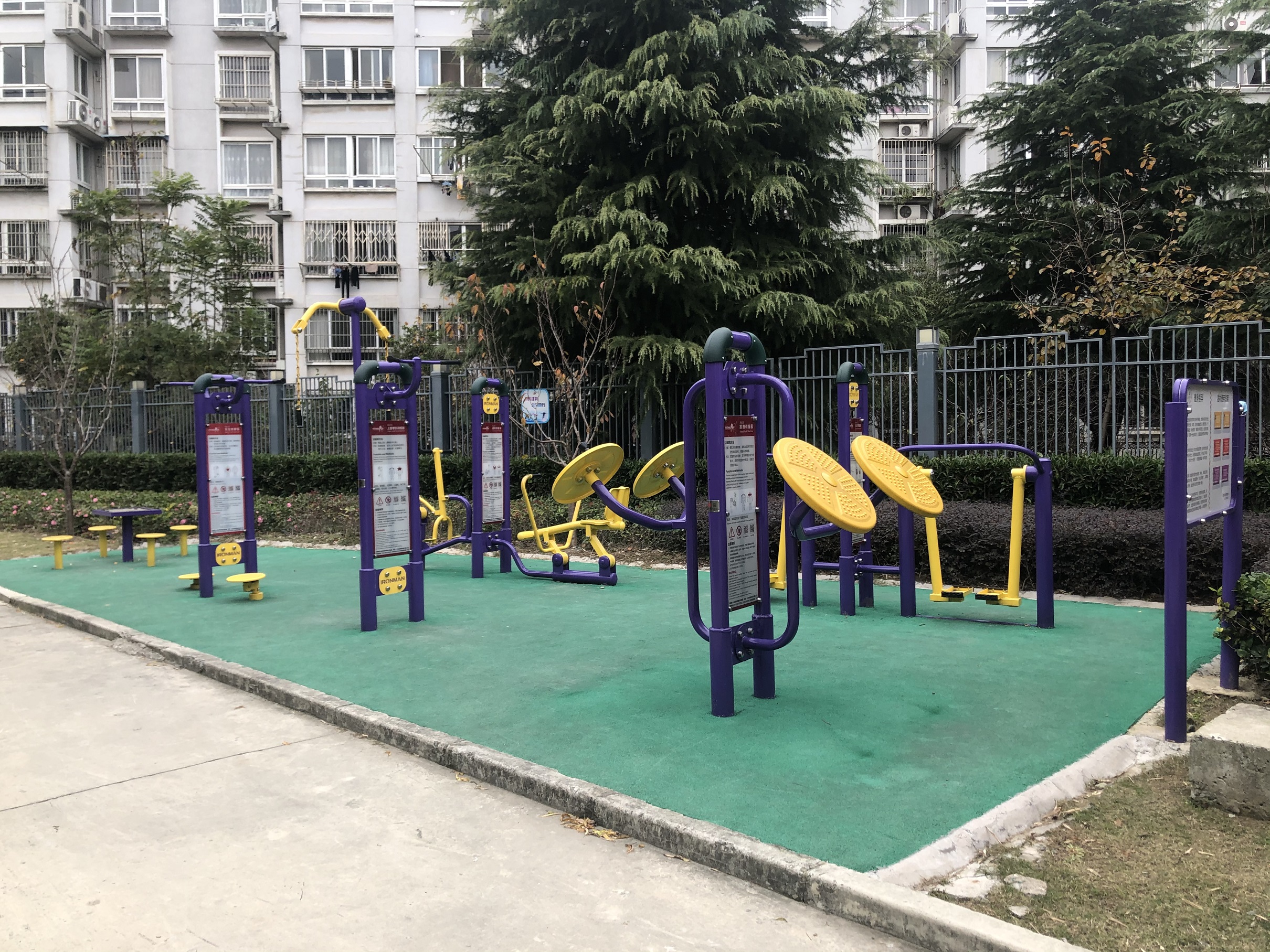 嘉定環(huán)城河步道健身點(diǎn)（船廠橋）