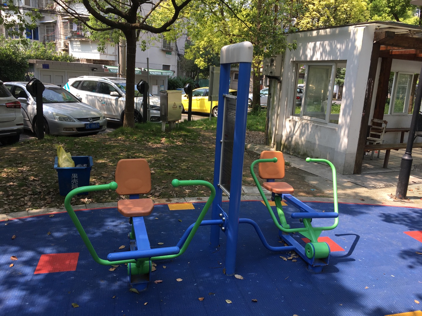 雙立柱平推平拉訓(xùn)練器