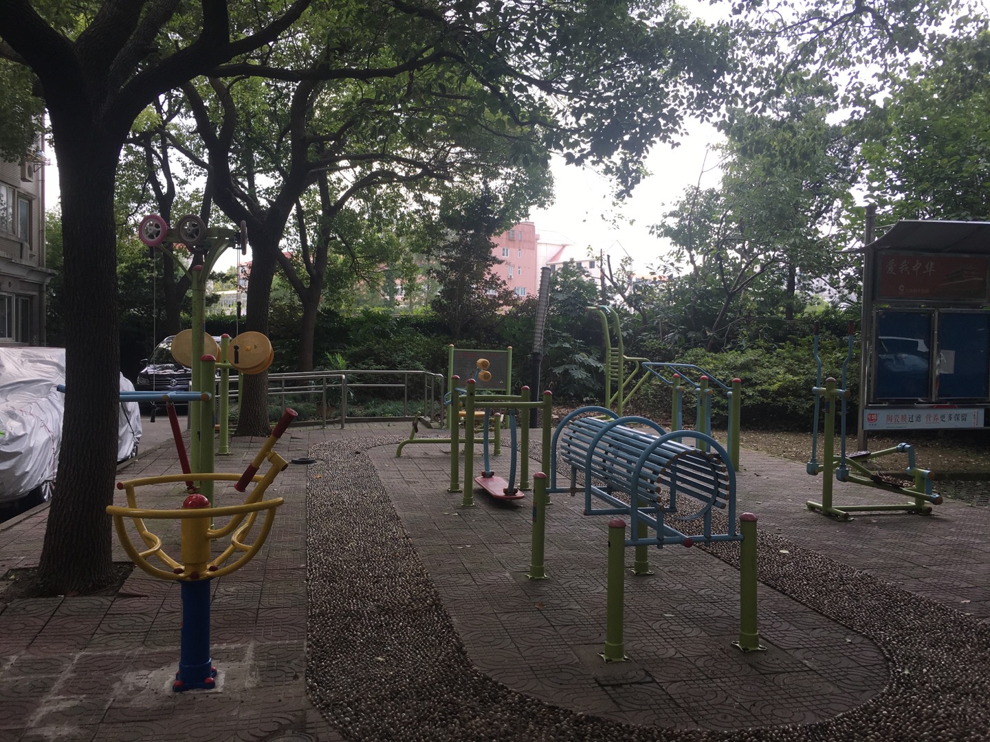 金斯居委光大花苑健身點